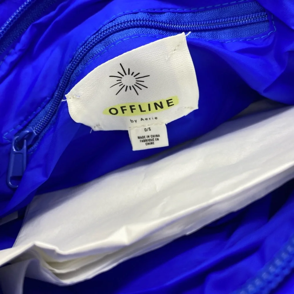 NWT Offline by Aerie Puffer Pouch Small Blue Nylon Makeup Travel Zip Bag - Picture 3 of 5